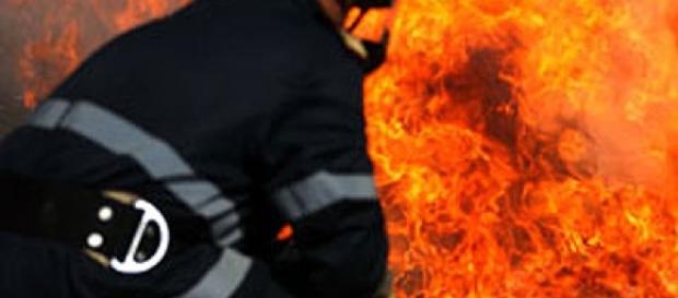 INCENDIU în Bucureşti! În câteva minute, o casă a ars în întregime ... - observator.tv INCENDIU în Bucureşti! În câteva minute, o casă a ars în întregime ... - observator.tv