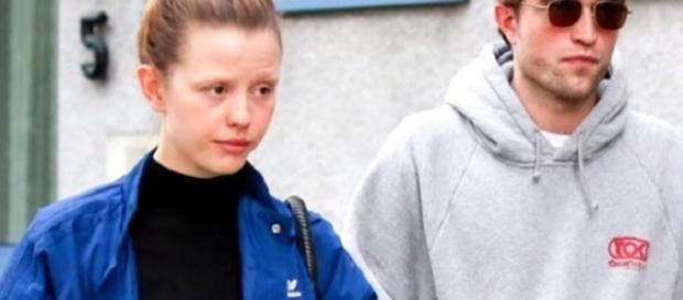 Robert Pattinson, Mia Goth - Image via YouTube/News Sport Robert Pattinson, Mia Goth - Image via YouTube/News Sport