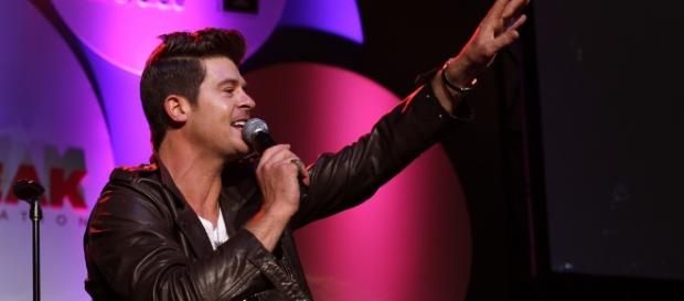 Robin Thicke photographed in 2012 - Flickr/City Year Robin Thicke photographed in 2012 - Flickr/City Year