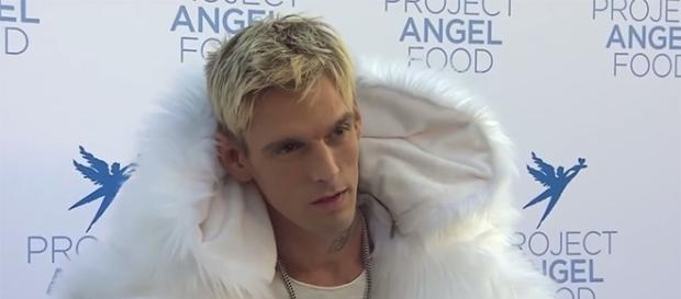 Singer Aaron Carter keeps it real on social media, sharing his life with his fans. (YouTube/ET) Singer Aaron Carter keeps it real on social media, sharing his life with his fans. (YouTube/ET)