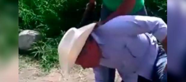 Un grupo de 10 sicarios extorsionan en el año 2015 al que hoy es alcalde de Mazatepec Morelos, sin embargo el video recién se hizo público Un grupo de 10 sicarios extorsionan en el año 2015 al que hoy es alcalde de Mazatepec Morelos, sin embargo el video recién se hizo público