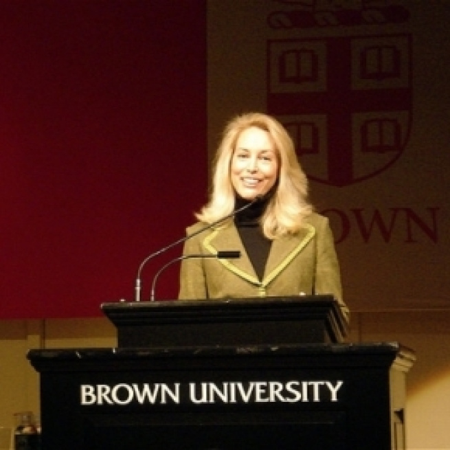 Valerie Plame, former CIA operative leaked by Bush Administration wants to buy Twitter [Image: Wikimedia by crystal.village/CC BY 2.0]