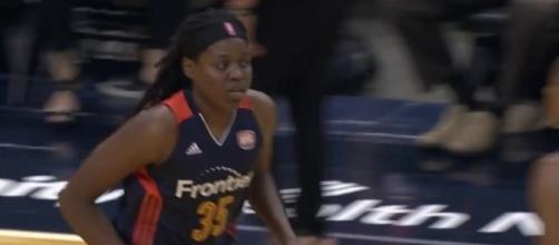 Jonquel Jones' double-double on Wednesday helped Connecticut grab a home victory for a 20th win this season. [Image via WNBA/YouTube]