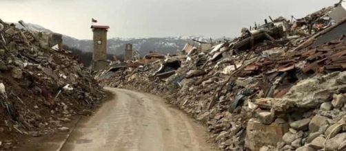 Terremoto: un anno di emergenza, ritardi e polemiche nel Centro Italia - today.it