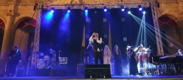 Mario Biondi nel concerto di Noto Mario Biondi nel concerto di Noto