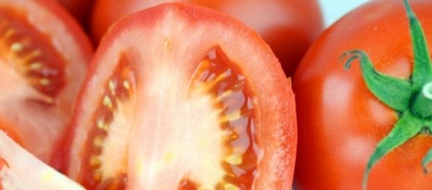 O tomate é rico em antioxidantes e vitamina C, mas dizem que a sua semente faz mal à saúde O tomate é rico em antioxidantes e vitamina C, mas dizem que a sua semente faz mal à saúde