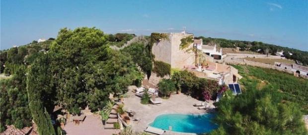 Así es la villa por la que Jorge Javier Vázquez ha pagado 75.000 euros. Así es la villa por la que Jorge Javier Vázquez ha pagado 75.000 euros.