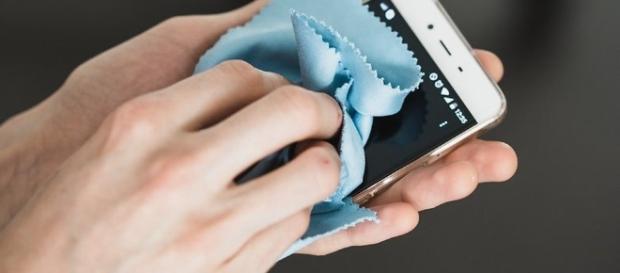 Lo schermo del tuo cellulare? Ha più batteri di un...wc | Il Mattino - ilmattino.it Lo schermo del tuo cellulare? Ha più batteri di un...wc | Il Mattino - ilmattino.it