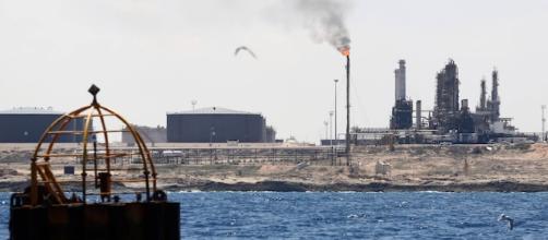 L'installazione petrolifera di Zawiya, in Libia (Fonte: Ilpost.it)
