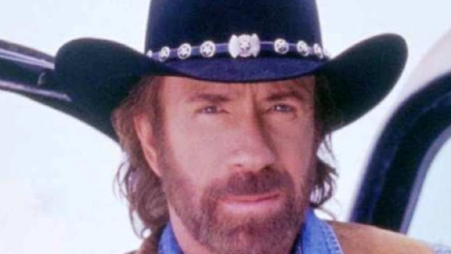 Chuck Norris colpito da un duplice infarto | Caffeina Magazine - caffeinamagazine.it