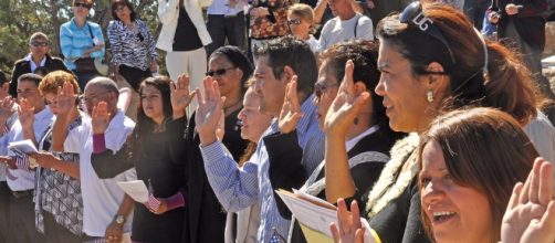 Naturalization Ceremony by U.S. Citizenship and Immigration Services / [Image by Grand Canyon National Park via Flickr, CC BY 2.0]