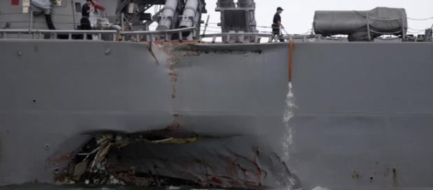 amage to the portside of USS John S. McCain (DDG 56). (U.S. Navy photo by Mass Communication Specialist 2nd Class Joshua Fulton) amage to the portside of USS John S. McCain (DDG 56). (U.S. Navy photo by Mass Communication Specialist 2nd Class Joshua Fulton)