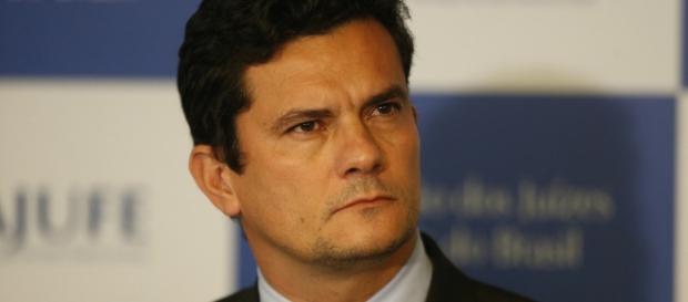 Juiz da Operação Lava Jato, Sérgio Moro. Juiz da Operação Lava Jato, Sérgio Moro.