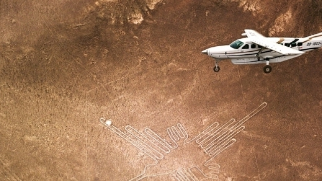 nazca-lines-hummingbird-900.jpg - go2peru.com