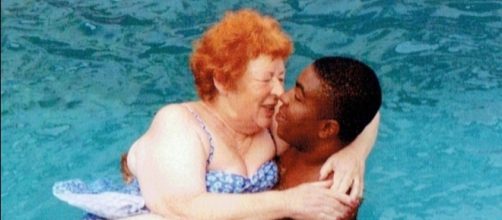 Angela con il giovane marito nigeriano