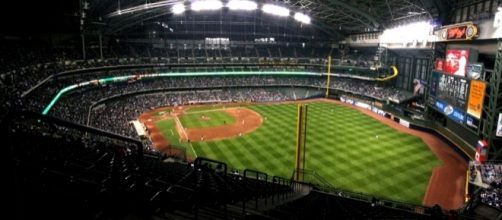 Miller Park, home of the Milwaukee Brewers (Wikipedia/Spaluch1)