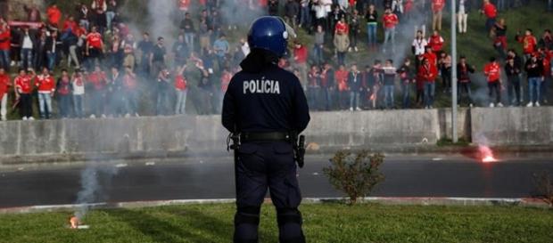 Agentes da PSP são agredidos diariamente no exercício das suas funções Agentes da PSP são agredidos diariamente no exercício das suas funções