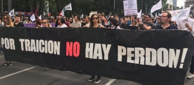 En un hecho sin precedentes se enfrentan dos campañas una presidencial y una nacida del pueblo, imagen de Uriel Salmeron - sopitas.com En un hecho sin precedentes se enfrentan dos campañas una presidencial y una nacida del pueblo, imagen de Uriel Salmeron - sopitas.com