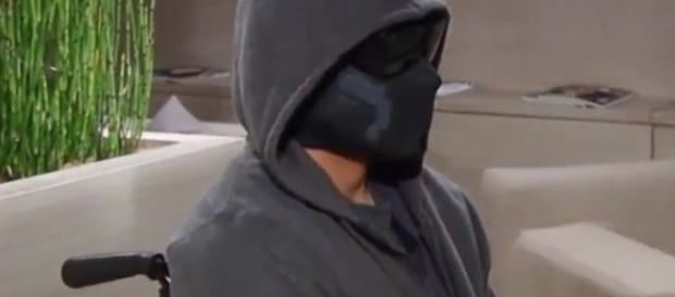 'General Hospital' spoilers - insider leaks Steve Burton photo proving he's patient 6 (Image via YouTube MrRADRIGESS) 'General Hospital' spoilers - insider leaks Steve Burton photo proving he's patient 6 (Image via YouTube MrRADRIGESS)