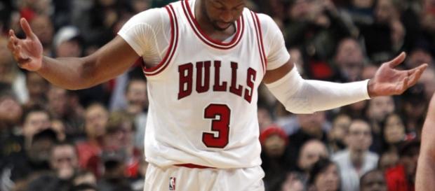 Los Bulls de Chicago quieren comprar el contrato de Dwyane Wade y él podrá firmar con otro equipo una vez que todo haya terminado. Los Bulls de Chicago quieren comprar el contrato de Dwyane Wade y él podrá firmar con otro equipo una vez que todo haya terminado.