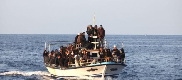 Triton siete voi". Dall'Ue doccia gelata sulla richiesta italiana ... - huffingtonpost.it Triton siete voi". Dall'Ue doccia gelata sulla richiesta italiana ... - huffingtonpost.it
