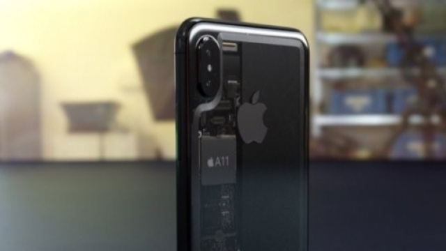 iPhone 8, la scelta di Apple rischia di deludere anche i fan pi&ugrave; accaniti