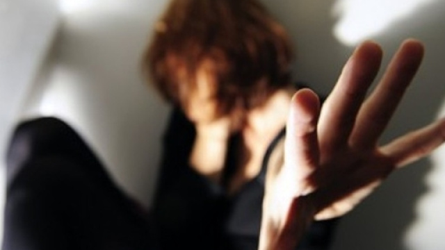 Ancora un episodio di violenza contro una ragazza