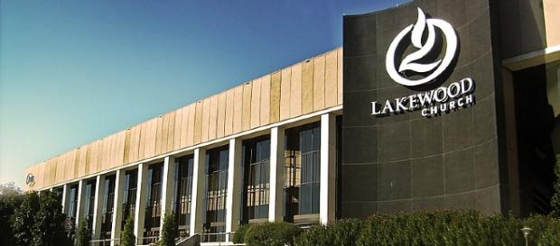 Lakewood Church (Hequals2henry wikimedia commons) Lakewood Church (Hequals2henry wikimedia commons)