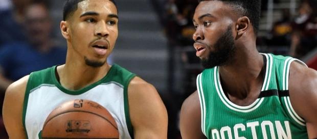 Los Cavaliers quieren jugadores jóvenes como Brown o Tatum en caso de que LeBron James salga en 2018. Los Cavaliers quieren jugadores jóvenes como Brown o Tatum en caso de que LeBron James salga en 2018.