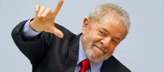 Lula anuncia estratégia política Lula anuncia estratégia política
