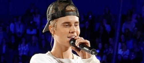 Justin Bieber explains reason for cancelling 'Purpose' world tour. (Wikimedia/Lou Stejskal)