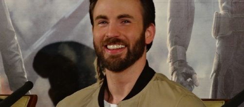 Chris Evans tweeted against one of Donald Trump's statements / Photo via Elen Nivrae, Wikimedia Commons