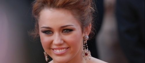 Miley spoke with Cosmopolitan about Liam and her parents' marriage advice - Image by Sgt. Michael Connors, U.S. Army