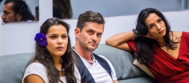 Marcos conta toda verdade sobre agressão e desmascara a Globo Marcos conta toda verdade sobre agressão e desmascara a Globo