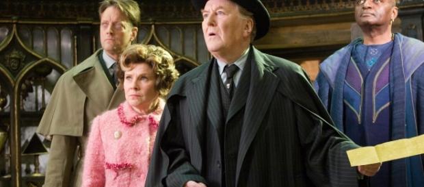 Muere Robert Hardy, actor de Harry Potter. Vía: Harry Potter Wiki Muere Robert Hardy, actor de Harry Potter. Vía: Harry Potter Wiki