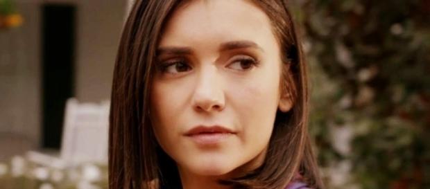 Nina Dobrev interpretou Elena no series finale de ''TVD'', mas não está disponível para voltar a viver a personagem (Foto: CW/Screencap) Nina Dobrev interpretou Elena no series finale de ''TVD'', mas não está disponível para voltar a viver a personagem (Foto: CW/Screencap)