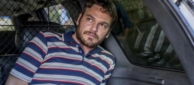 Rubinho já foi preso diversas vezes na novela Rubinho já foi preso diversas vezes na novela