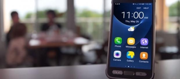 Samsung Galaxy S8 ACTIVE LIVE!!! / XEETECHCARE / YouTube Screenshot Samsung Galaxy S8 ACTIVE LIVE!!! / XEETECHCARE / YouTube Screenshot