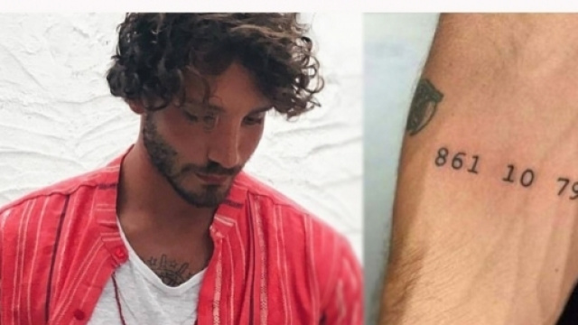 Il misterioso tattoo di Stefano De Martino: il ballerino svela il significato
