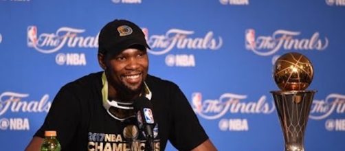 Golden State Warriors star Kevin Durant is embracing the "cupcake" name for a new Nike sneaker. [Image via CBS Sports/YouTube]