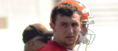 Johnny Manziel was released by the Browns in 2016 due to his off-field troubles. [Image via Erik Drost/Wikimedia Commons]