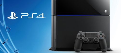 PlayStation 4 PS Plus - wikipedia commons