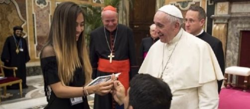 Proposta di matrimonio davanti a Papa Francesco