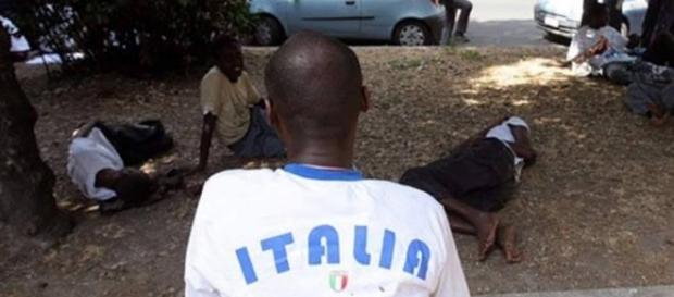 A Roma scontri fra migranti e residenti (foto d'archivio) A Roma scontri fra migranti e residenti (foto d'archivio)