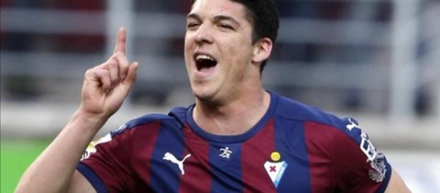 Ander Capa celebrando un gol con el Eibar. (vía web - blogspot.com) Ander Capa celebrando un gol con el Eibar. (vía web - blogspot.com)