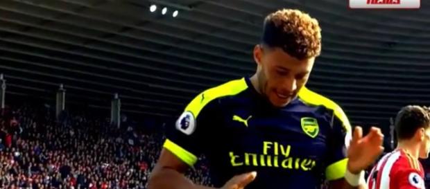 Huge blow for Chelsea as Oxlade-Chamberlain rejects $45M offer - Photo: Youtube screenshot (Transfer News) Huge blow for Chelsea as Oxlade-Chamberlain rejects $45M offer - Photo: Youtube screenshot (Transfer News)