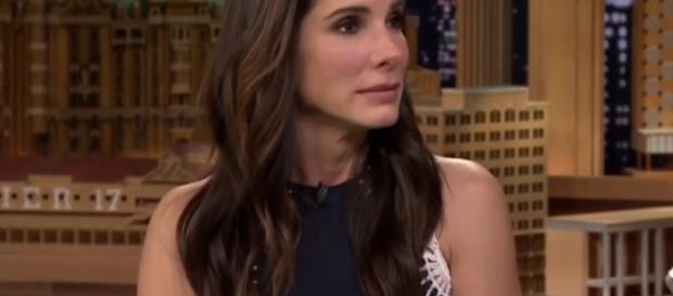 Sandra Bullock just made $1 million donations for the Hurricane Harvey victims. Image via YouTube/JiimyFallon Sandra Bullock just made $1 million donations for the Hurricane Harvey victims. Image via YouTube/JiimyFallon