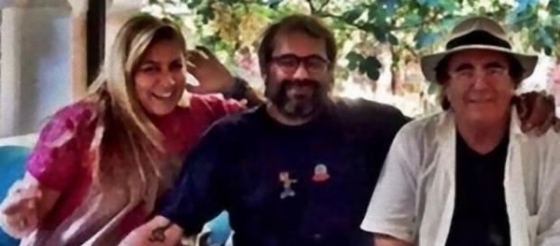 Yari Carrisi e il regalo al padre Al Bano. Yari Carrisi e il regalo al padre Al Bano.