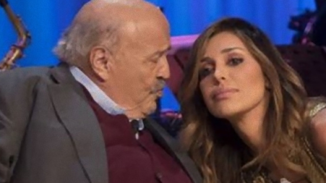 Maurizio Costanzo difende Belen Rodriguez dalle critiche