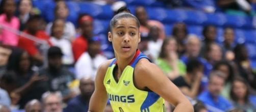 Skylar Diggins-Smith recorded 28 points and eight assists as the Wings clinched a playoff spot on Wednesday night. [Image via WNBA/YouTube]